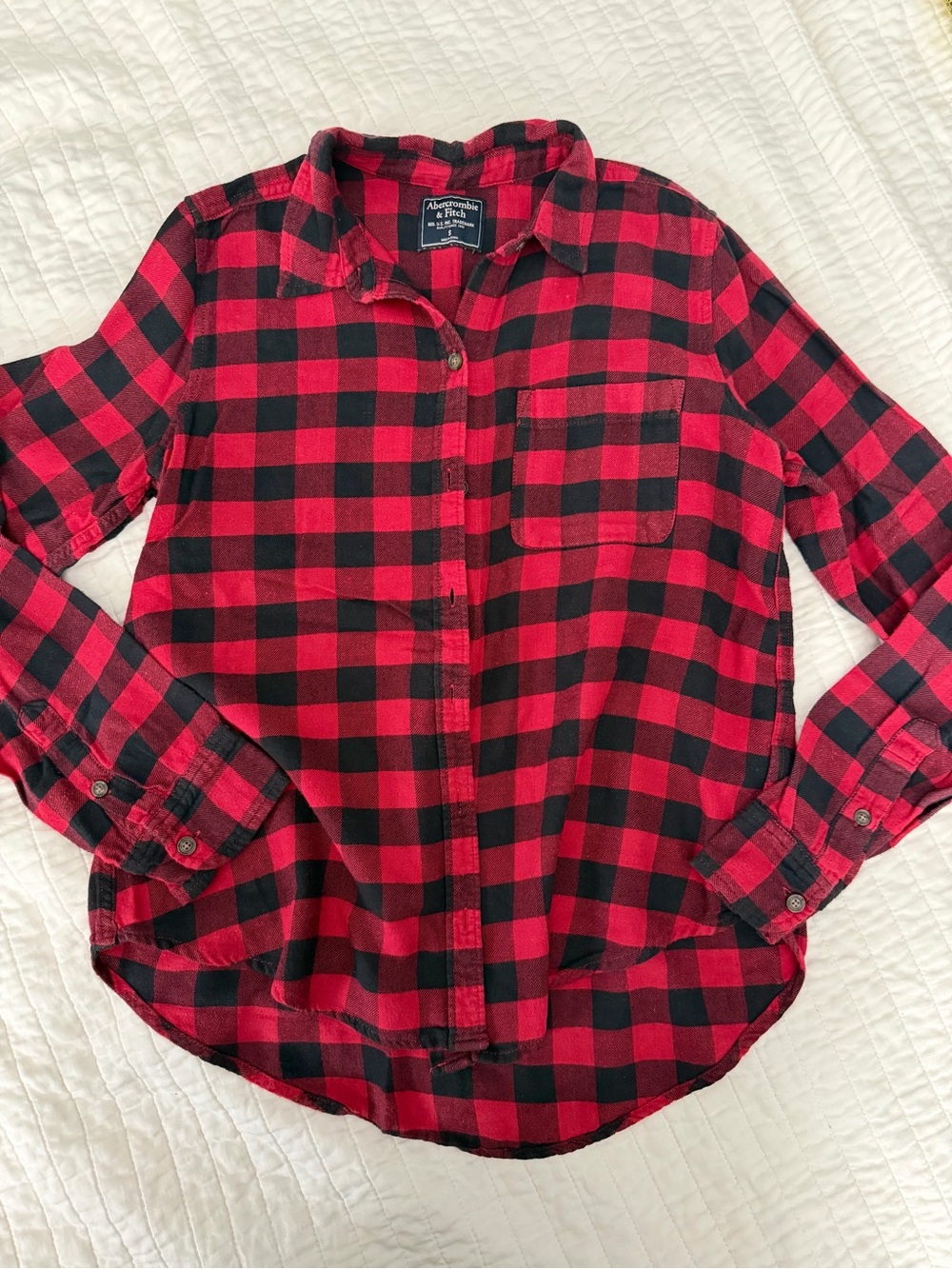 Abercrombie & Fitch Red and Black Buffalo Plaid Button-Down Top